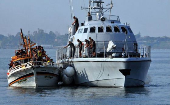 30 бежанци загинали на кораб край Сицилия