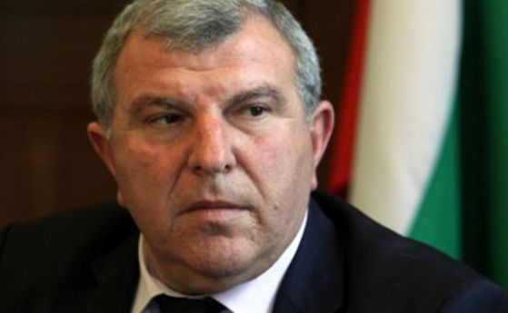 Греков иска оставките на шефовете в ДФ "Земеделие"