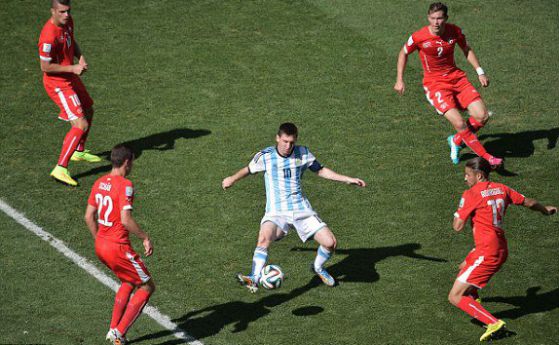Късен гол на Ди Мария прати Аржентина на 1/4 финал 