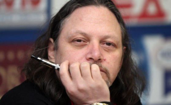 Алгафари: Битката между Драго Стойнев и Мая Манолова е в полза на Стойнев