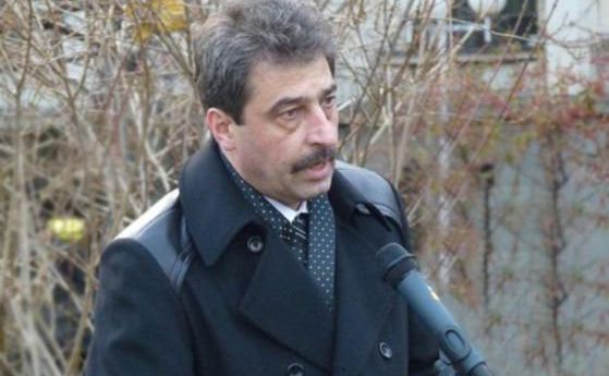 Цветан Василев се връща в България