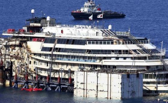 Започва преместването на останките на кораба "Коста Конкордия"