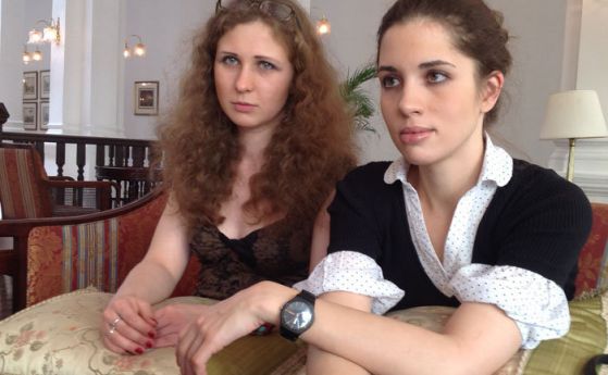 Две момичета от Pussy Riot съдят Русия в Страсбург