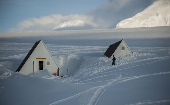 Българската база на Антарктическия полуостров.