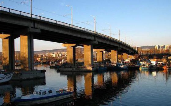 Откриха труп на жена под Аспаруховия мост във Варна