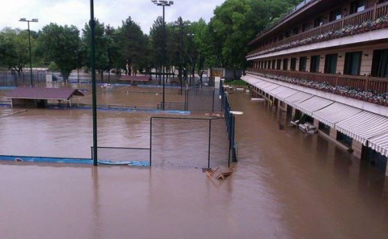 720 домакинства в Добрич получават пари от БЧК след наводнението