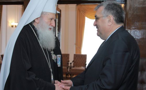 Премиерът Близнашки проведе лична среща с патриарх Неофит