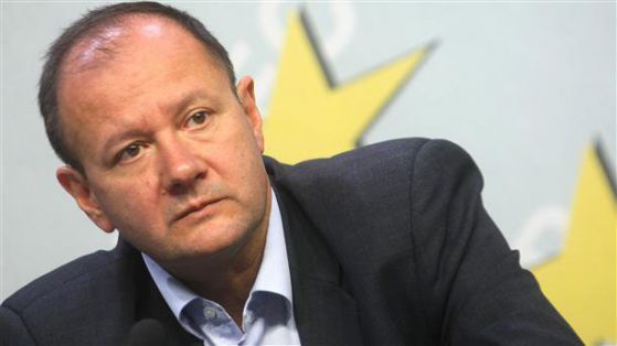 Миков е номиниран за водач на две листи в София