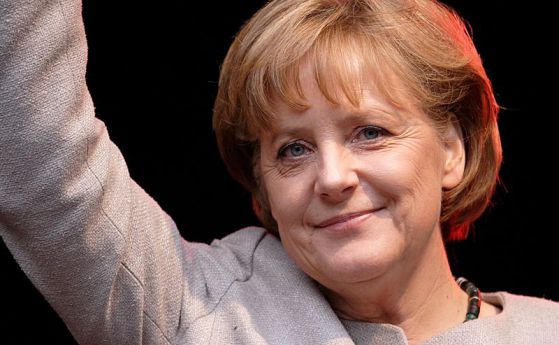 Меркел одобри американските въздушни удари в Ирак