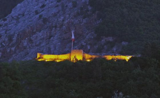 Крадци спряха светлините на пернишката крепост "Кракра"