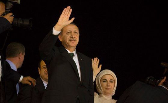 Ердоган сравни социалните мрежи с "нож в ръцете на убиец"