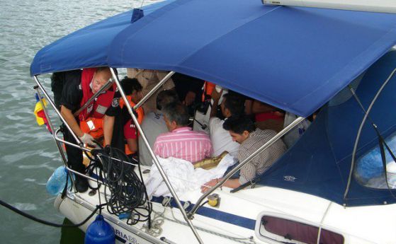 63 имигранти са задържани на борда на яхта край Шабла