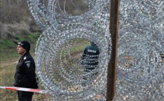 Служебният кабинет ще строи ограда по цялата граница с Турция