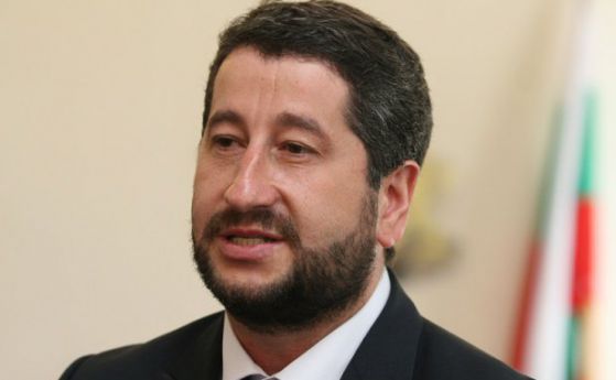 Министърът на правосъдието: Хората са прави да протестират за случая "КТБ"