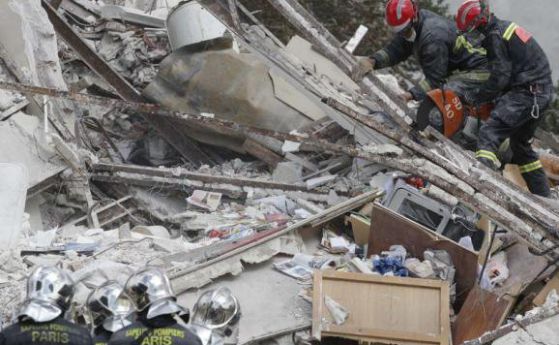 Жертвите на взривилата се сграда край Париж вече са шест