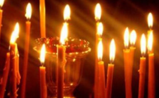 Синодът сменя свещите в църквите с двойно по-скъпи