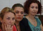 Отляво-надясно: Биляна Раева, Петра Димитрова и ръководителката на комитета Десислава Георгиева.