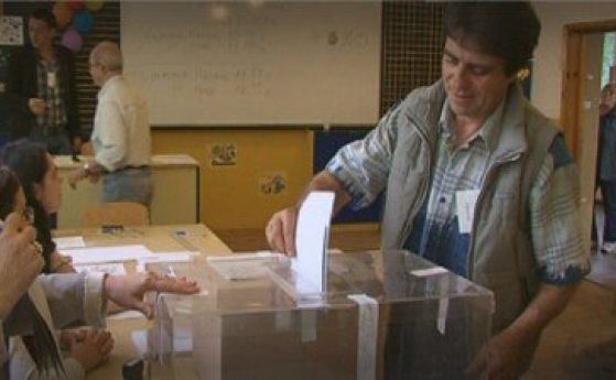 Изтича срокът за разкриване на избирателни секции в чужбина