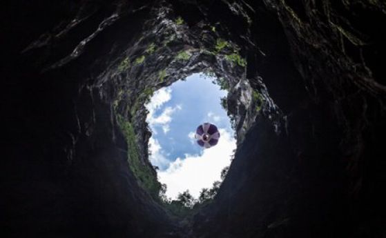 Българин се спусна с балон в пещера за Рекордите на Гинес (видео)