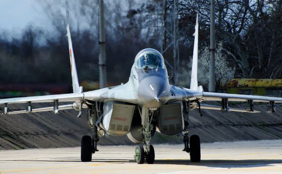 ВВС отбелязват 102 години със зрелищно авиошоу в София