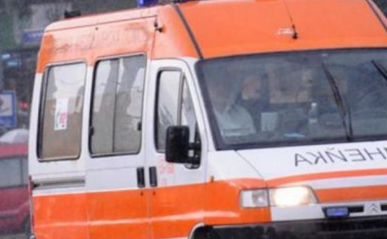 Линейка с пациенти на хемодиализа катастрофира в Бургас 