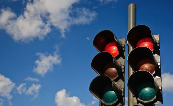 Умни светофари ще пускат автобусите в столицата