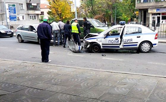 Гонка в Пловдив завърши с катастрофа и ранен полицай