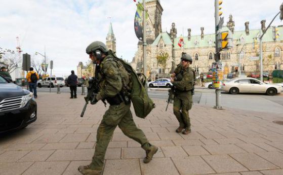 Снимки от полицейската обсада на столицата на Канада