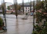Реката в Хасково преля, къщи и улици са наводнени