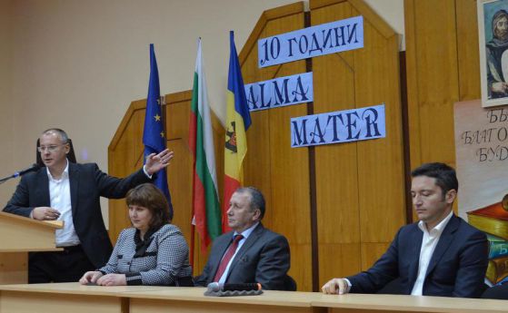 Сънародниците ни в Молдова искат от Станишев още български преподаватели в Тараклия
