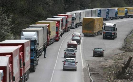 Опашка на граничен пункт "Лесово", шофьорите подозират отмъщение