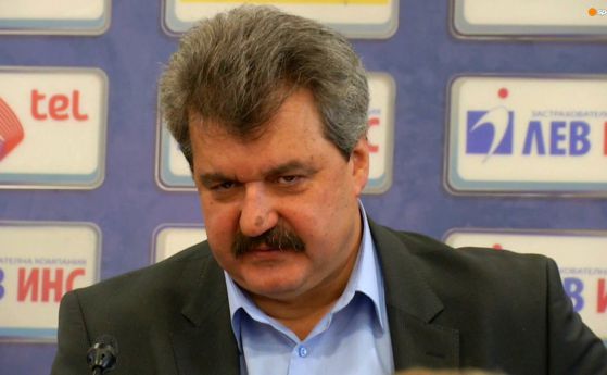 Батков дава 15% от акциите на "Левски" на феновете