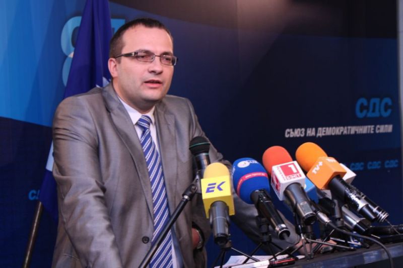 Уважаеми колеги Реформатори, да не си разказваме вицове през медиите