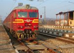 Два влака на косъм от зловеща катастрофа край гара Церковски