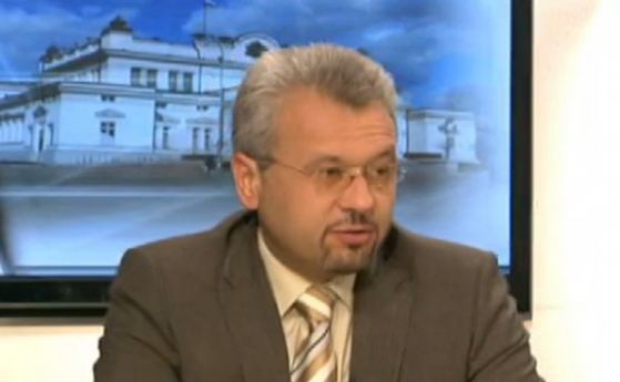 ДПС изненадващо се застъпи за бившия си кадър Орхан Исмаилов