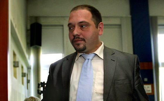 Адвокатите на Златанов се притесняват той да не изчезне като тефтерите