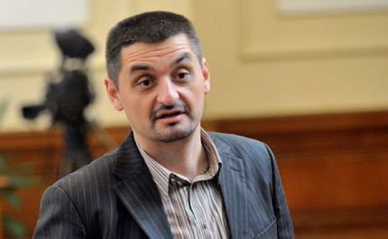 Кирил Добрев: Пеевски е сред жертвите от тефтера "Златанов"
