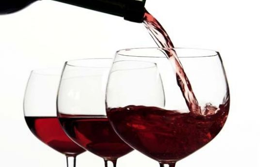 Червеното вино неутрализира вредните мазнини