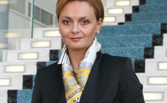 Карастоянова: Бинев пое достойно политическата си отговорност