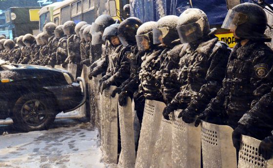 "Една година Евромайдан": Емоциите от киевските барикади в снимки