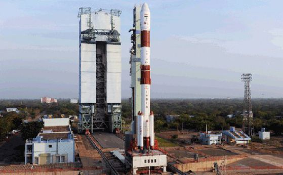 Индия изстреля ракета за извеждане на спътници