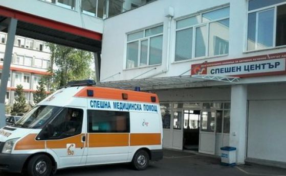Шестима от полицаите от обърнатия ЗИЛ остават в болница