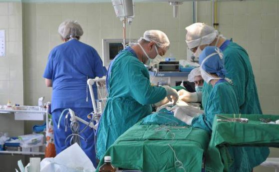 В България 90% от болниците нямат детска хирургия