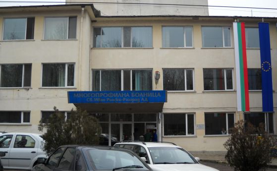 Москов уволни директора на болницата в Разград заради починалото дете
