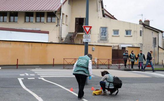 Атаки на френски джамии след атентата в Париж