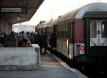Хиляди пътници остават без транспорт заради спирането на 38 влака