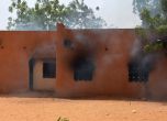 7 църкви в Нигер бяха опожарени при протести срещу "Шарли Ебдо"