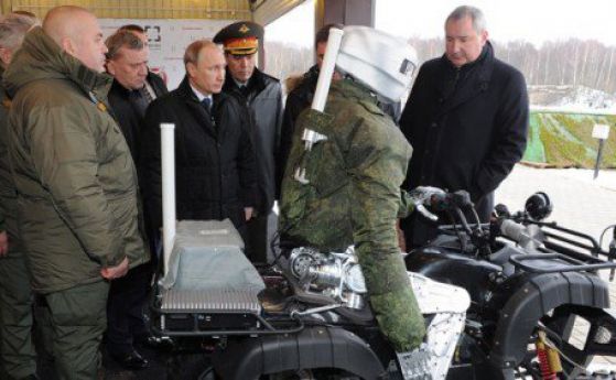 Путин се запозна с нов военен робот (видео)
