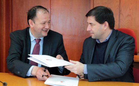 БСП подписа споразумение с председателя на „Модерна България” Борислав Цеков