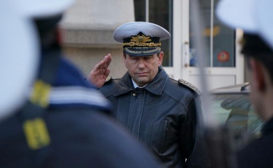 Началникът на отбраната вицеадмирал Румен Николов.